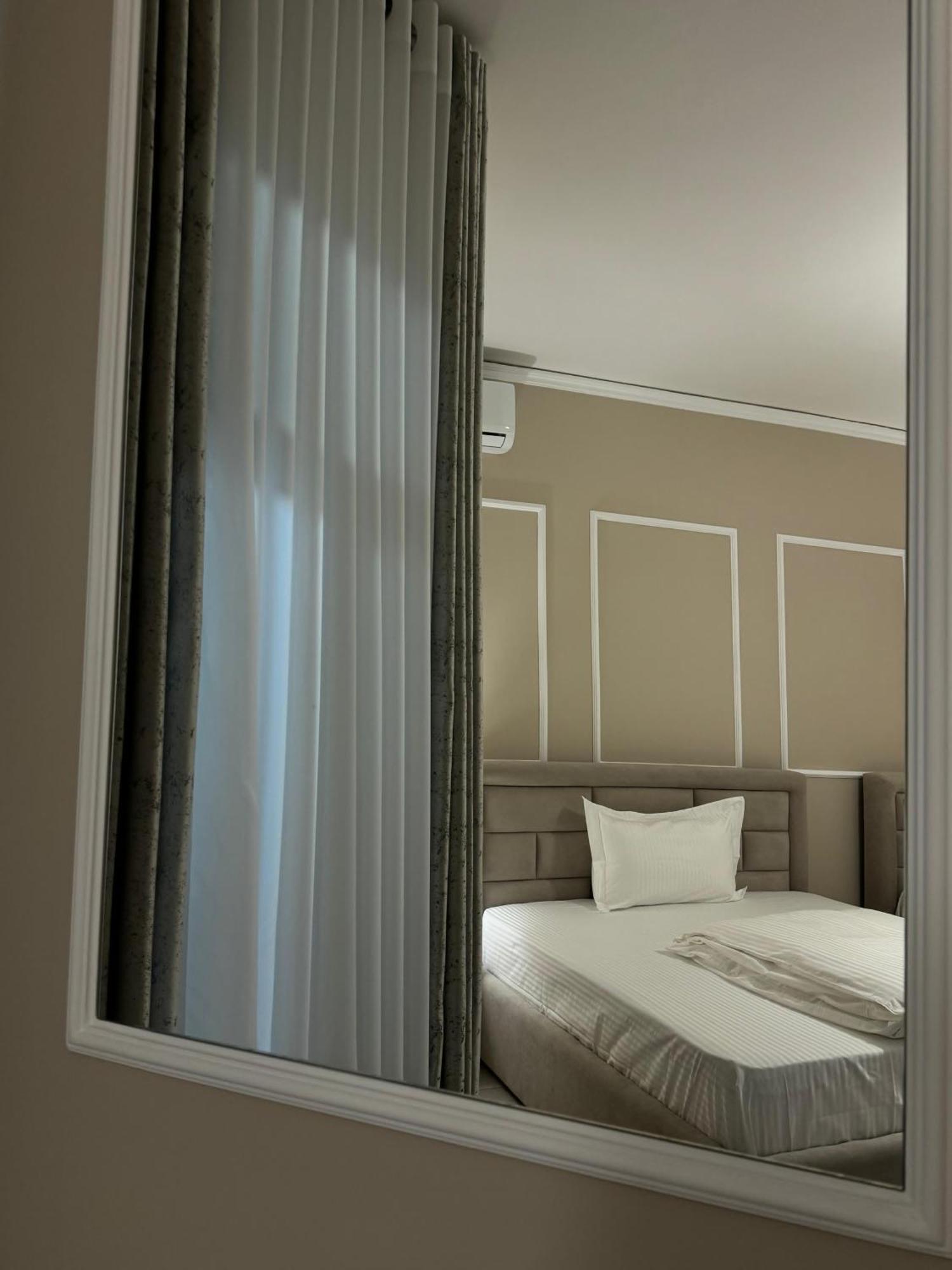 Sun Tower Luxury Suite-View From Of Tirana Center Exteriör bild