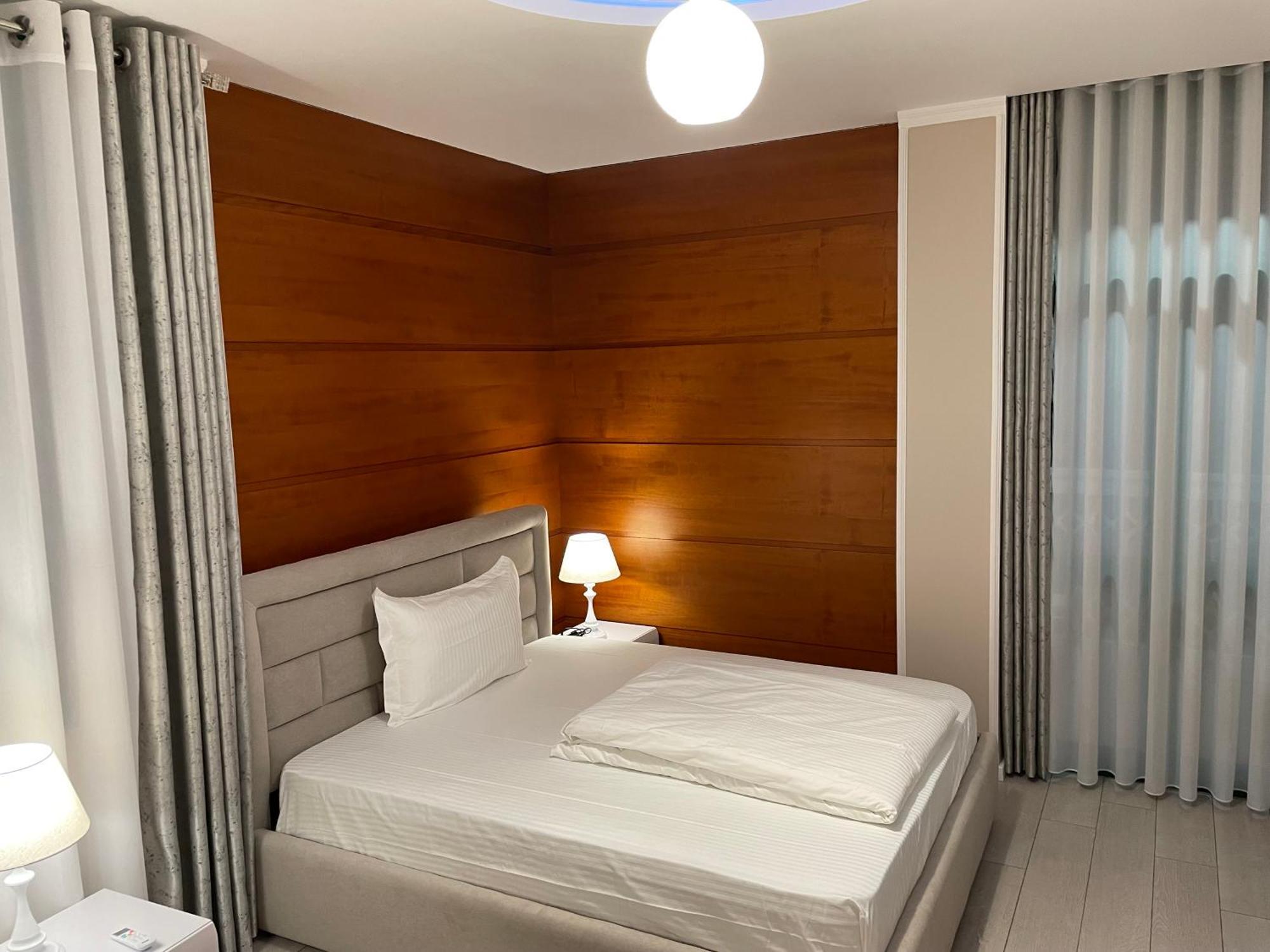 Sun Tower Luxury Suite-View From Of Tirana Center Exteriör bild