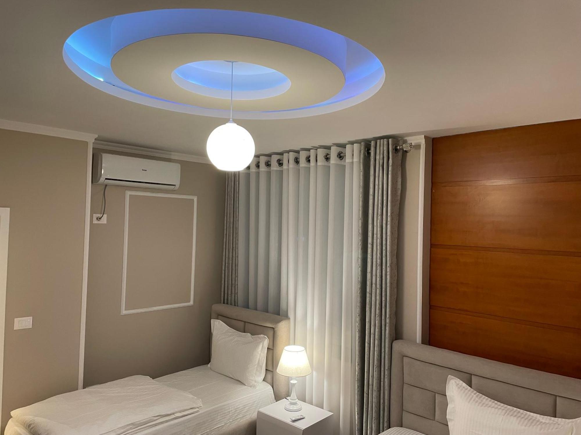 Sun Tower Luxury Suite-View From Of Tirana Center Exteriör bild