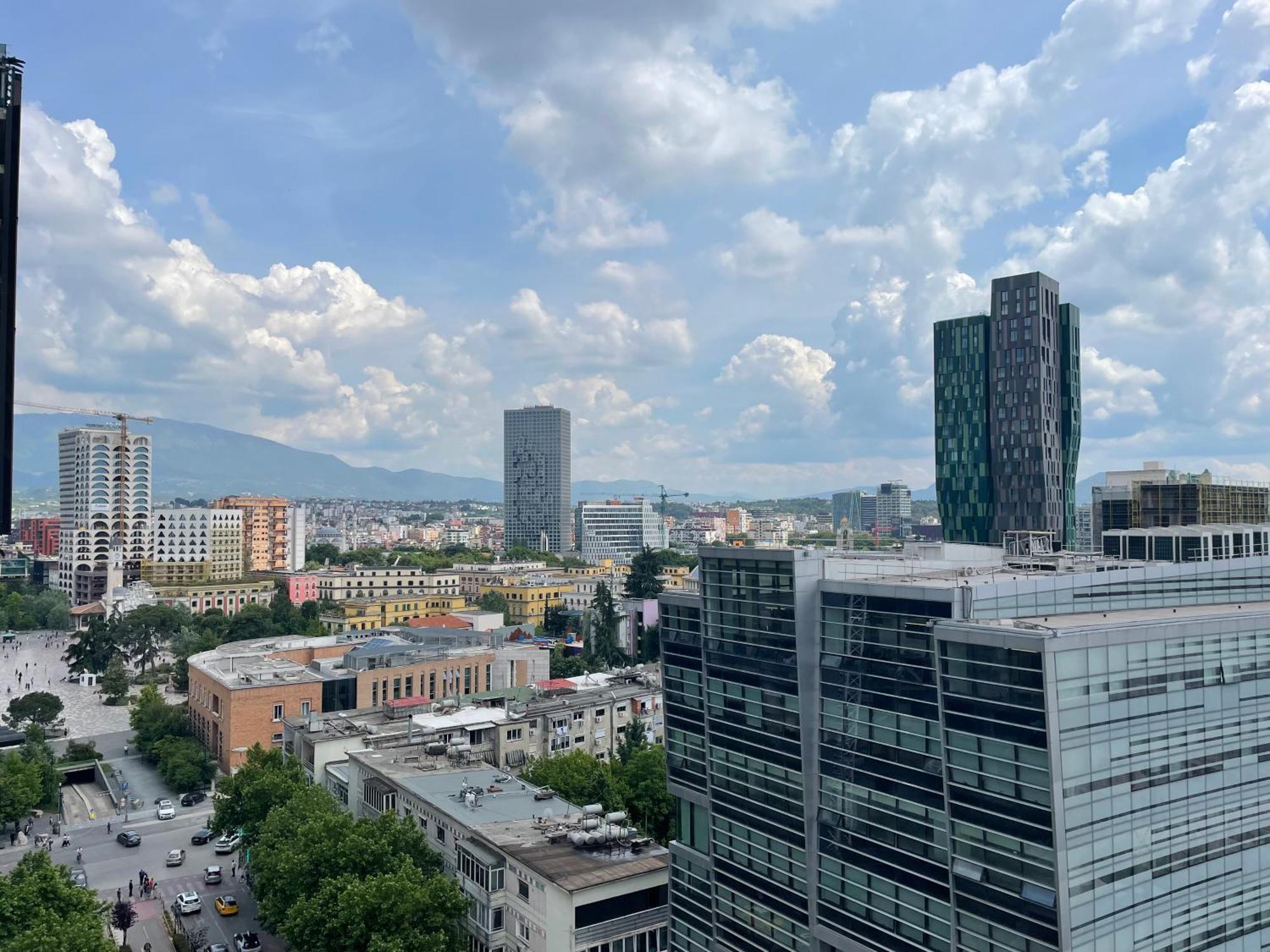 Sun Tower Luxury Suite-View From Of Tirana Center Exteriör bild